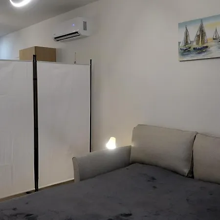 Regal Gardens 1- B105 Апартаменты Терсефану