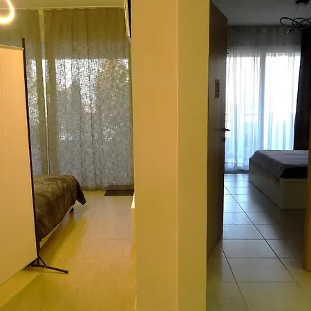 Апартаменты Regal Gardens 1- B105